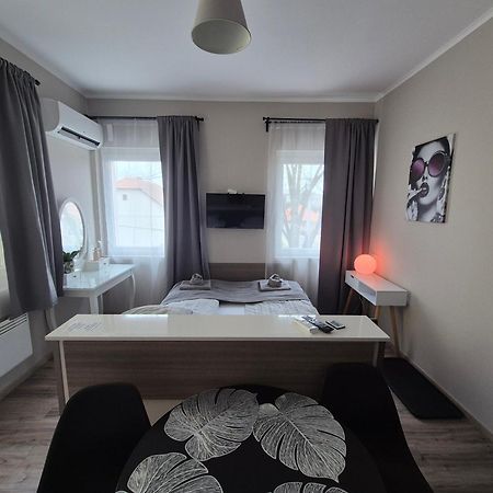 Marusius Apartmanház Makó Eksteriør billede