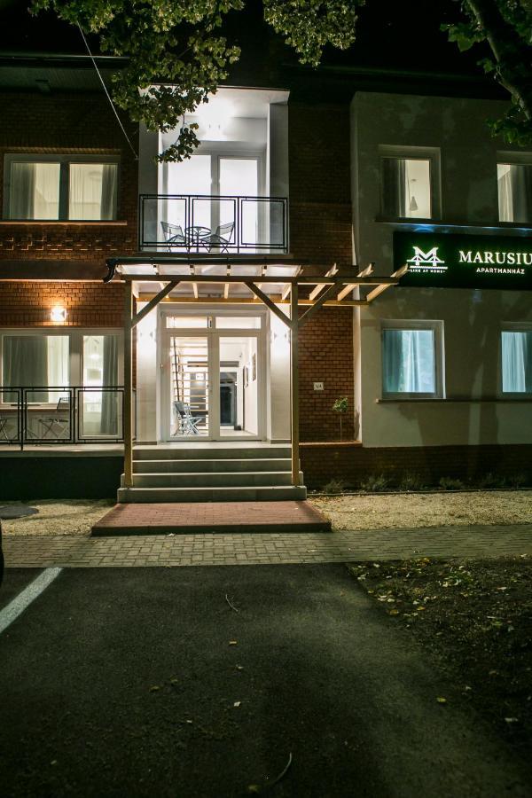 Marusius Apartmanház Lejlighed Makó Eksteriør billede