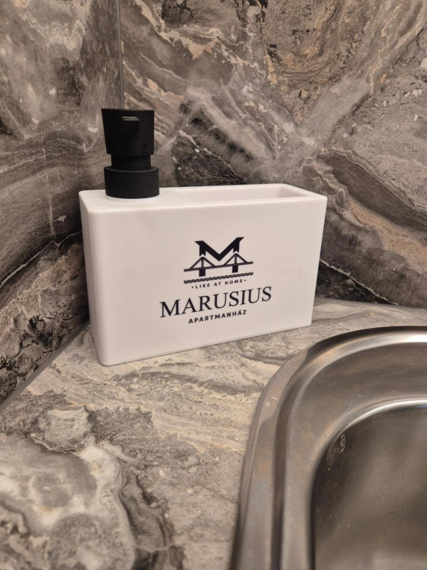 Marusius Apartmanház Makó Eksteriør billede
